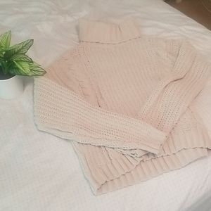 Hollister sweater in size MEDIUM color CREAM